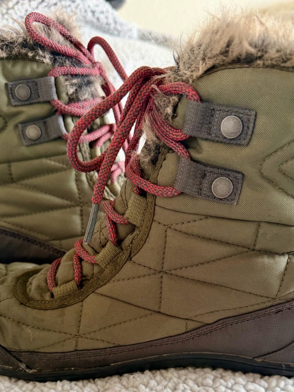 Columbia Minx Shorty III Olive Green Winter Boots with Faux Fur Trim